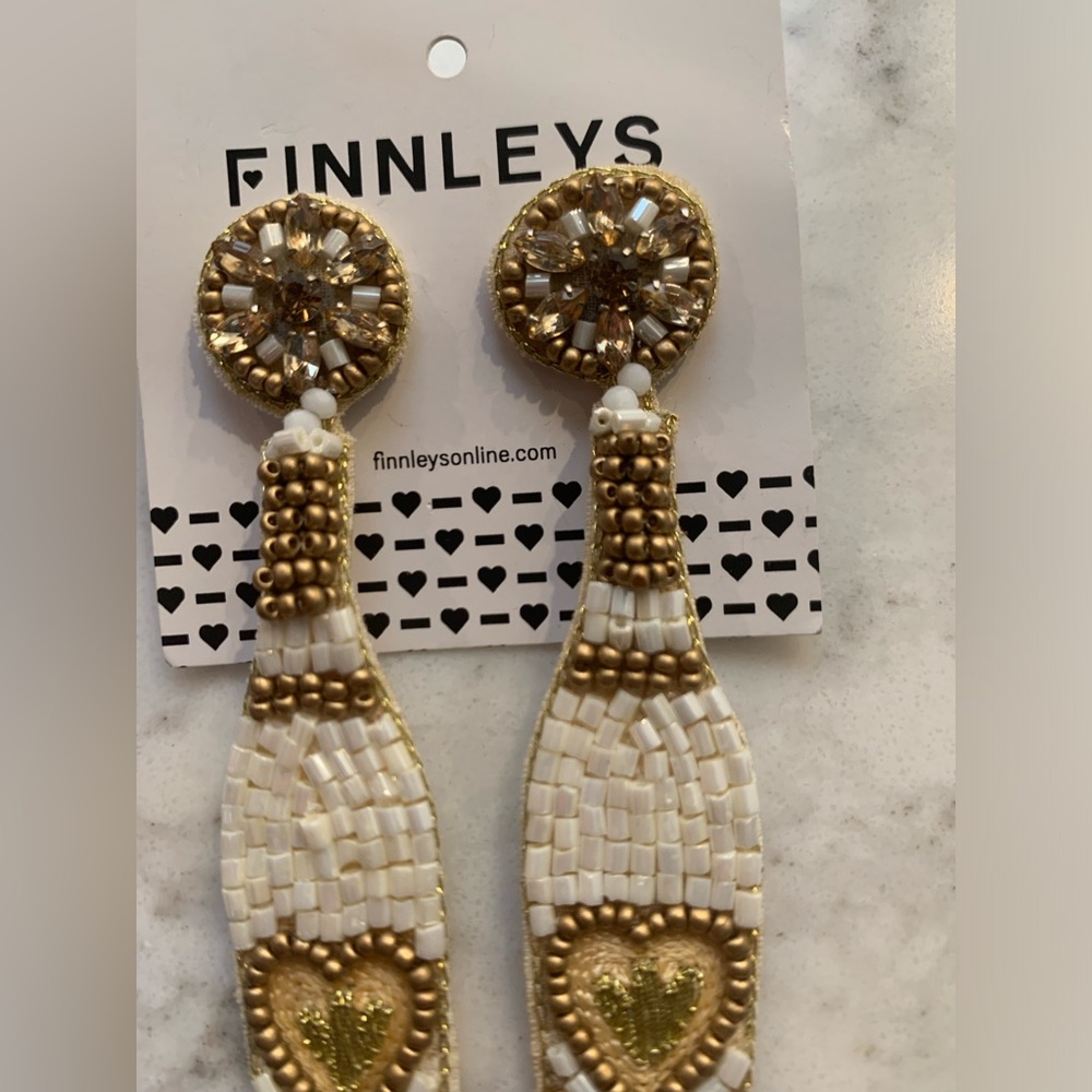 🍾Finleys Nashville Champane Earrings🍾